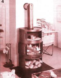 Фото 4. Печь цилиндрическая с дверцами, перемещающимися в полозковых пазах